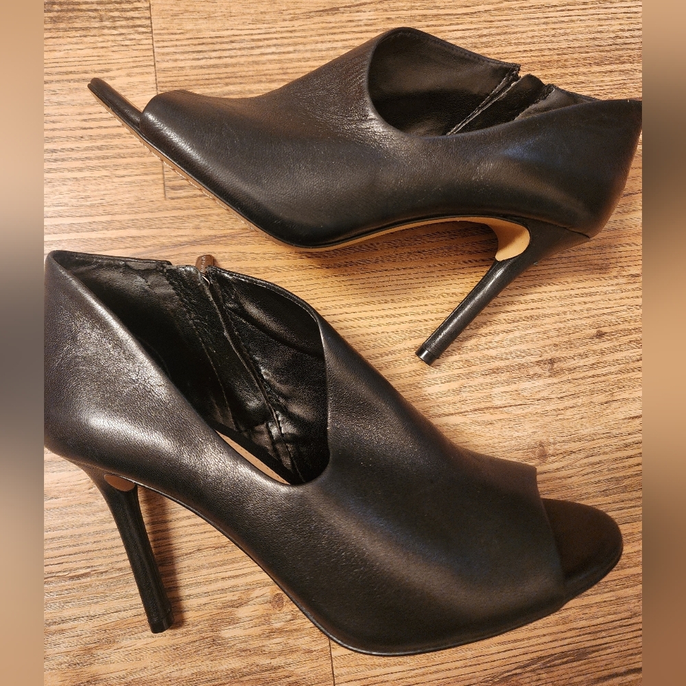 Size 6 - 🆕️ Vince Camuto Careeta Sleek Black Open-Toe Heels - Picture 9 of 11